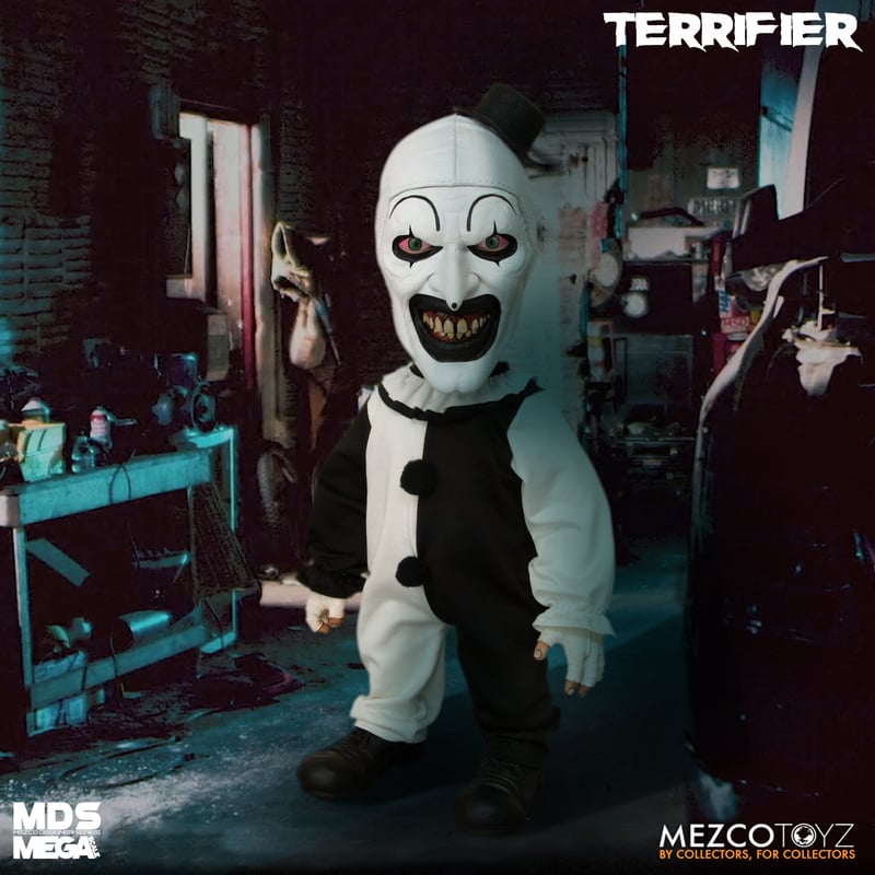 MEZCO MDS Mega Scale Terrifier: Art The Clown With Sound